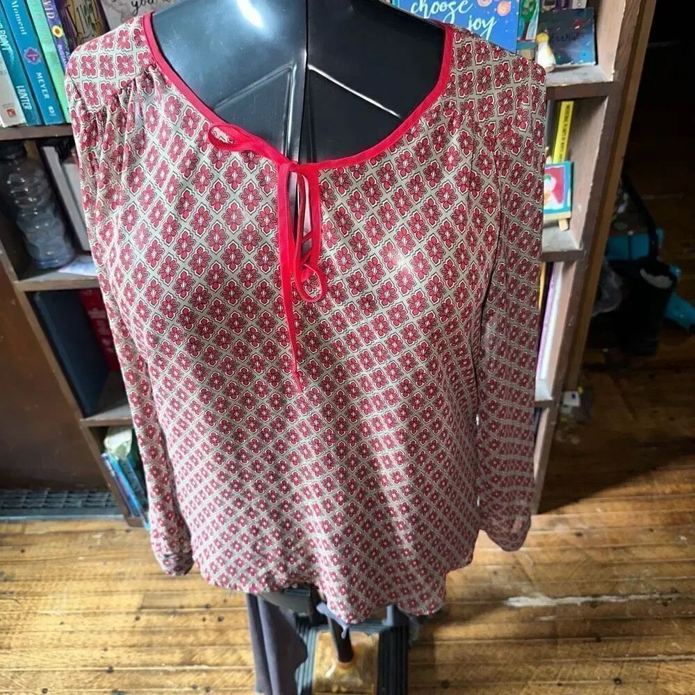 Daniel Rainn red Mediterranean keyhole peasant blouse